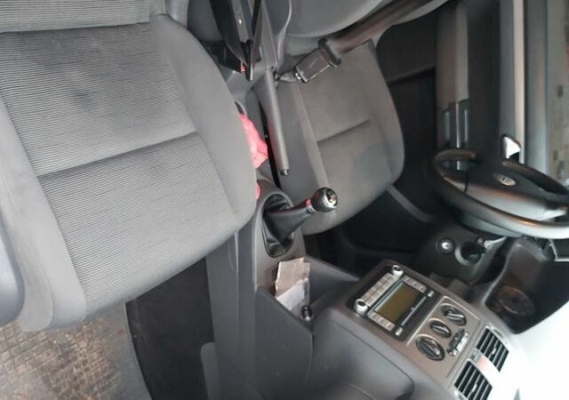 Сірий Фольксваген Туран, об'ємом двигуна 14 л та пробігом 299 тис. км за 7000 $, фото 5 на Automoto.ua