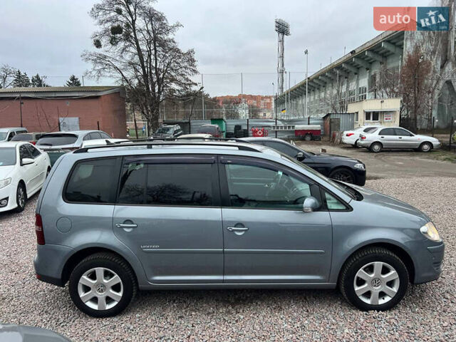 Серый Фольксваген Туран, объемом двигателя 1.4 л и пробегом 189 тыс. км за 7700 $, фото 2 на Automoto.ua