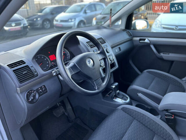 Серый Фольксваген Туран, объемом двигателя 1.4 л и пробегом 175 тыс. км за 7500 $, фото 7 на Automoto.ua