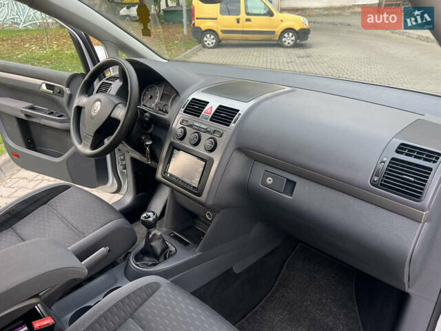 Сірий Фольксваген Туран, об'ємом двигуна 1.4 л та пробігом 193 тис. км за 6500 $, фото 54 на Automoto.ua