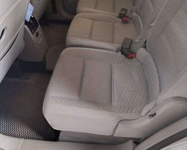 Серый Фольксваген Туран, объемом двигателя 1.6 л и пробегом 264 тыс. км за 8400 $, фото 8 на Automoto.ua