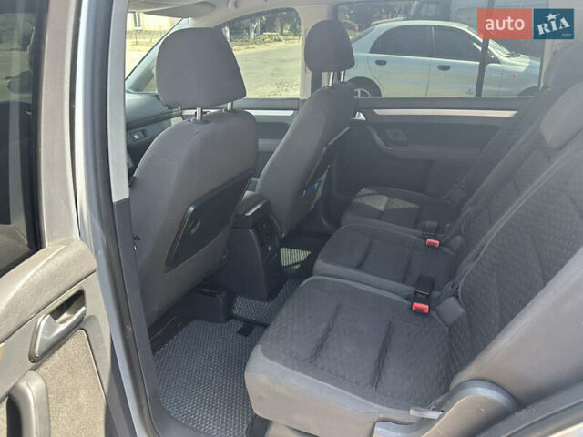 Сірий Фольксваген Туран, об'ємом двигуна 1.39 л та пробігом 216 тис. км за 6500 $, фото 11 на Automoto.ua