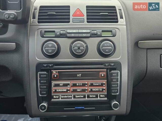 Серый Фольксваген Туран, объемом двигателя 2 л и пробегом 237 тыс. км за 9699 $, фото 52 на Automoto.ua