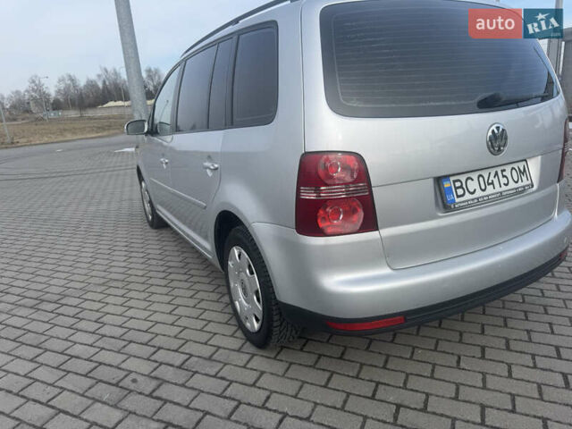 Серый Фольксваген Туран, объемом двигателя 1.6 л и пробегом 238 тыс. км за 6700 $, фото 3 на Automoto.ua