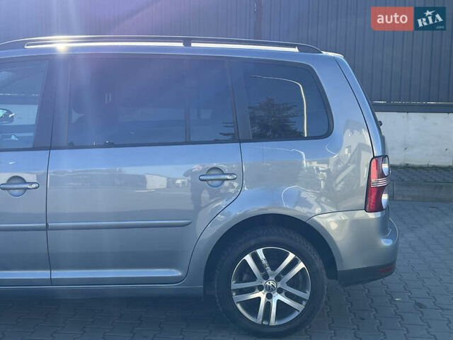 Серый Фольксваген Туран, объемом двигателя 1.4 л и пробегом 188 тыс. км за 6000 $, фото 14 на Automoto.ua