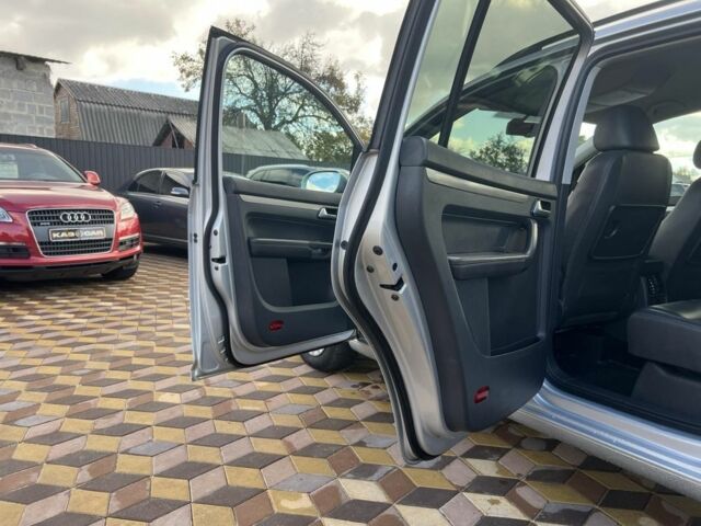 Сірий Фольксваген Туран, об'ємом двигуна 1.4 л та пробігом 220 тис. км за 8850 $, фото 14 на Automoto.ua