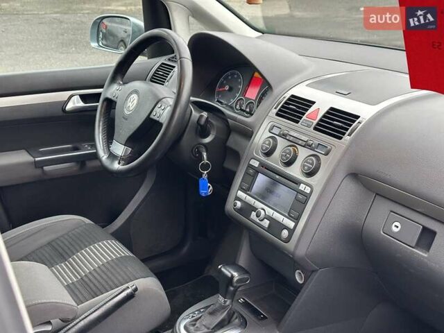 Серый Фольксваген Туран, объемом двигателя 1.39 л и пробегом 263 тыс. км за 6290 $, фото 26 на Automoto.ua