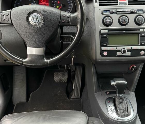 Серый Фольксваген Туран, объемом двигателя 1.4 л и пробегом 187 тыс. км за 8250 $, фото 6 на Automoto.ua