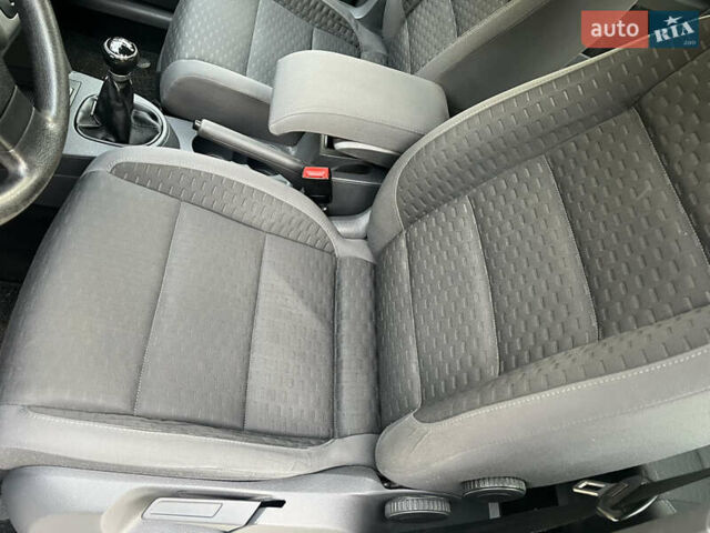 Сірий Фольксваген Туран, об'ємом двигуна 1.4 л та пробігом 193 тис. км за 6500 $, фото 65 на Automoto.ua