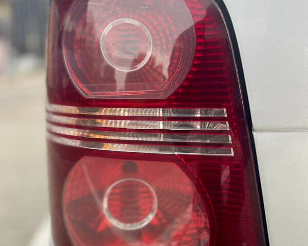 Серый Фольксваген Туран, объемом двигателя 1.6 л и пробегом 220 тыс. км за 8600 $, фото 29 на Automoto.ua