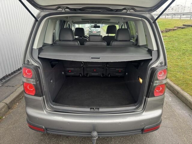 Серый Фольксваген Туран, объемом двигателя 1.4 л и пробегом 223 тыс. км за 8450 $, фото 17 на Automoto.ua