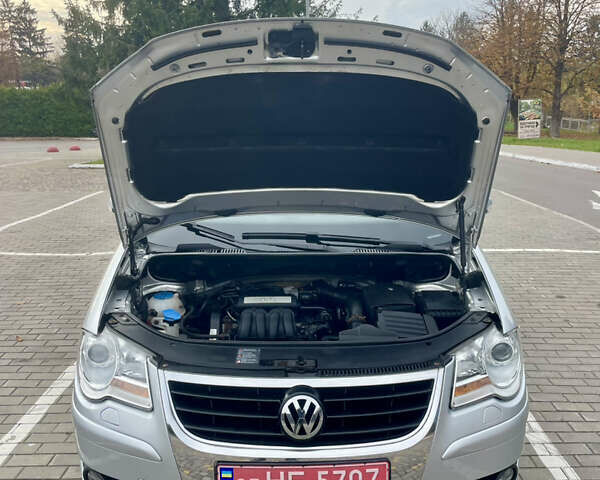 Серый Фольксваген Туран, объемом двигателя 1.6 л и пробегом 220 тыс. км за 8600 $, фото 25 на Automoto.ua