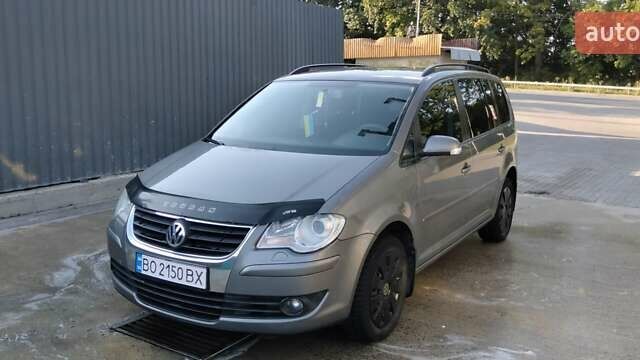 Сірий Фольксваген Туран, об'ємом двигуна 1.6 л та пробігом 210 тис. км за 8000 $, фото 8 на Automoto.ua