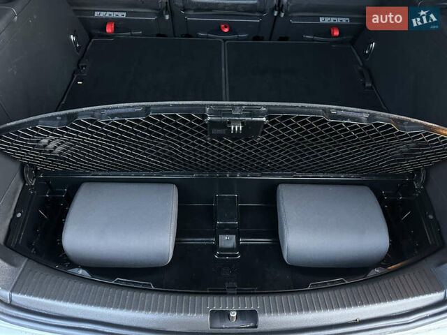 Серый Фольксваген Туран, объемом двигателя 1.6 л и пробегом 236 тыс. км за 8200 $, фото 55 на Automoto.ua