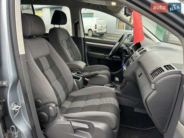 Серый Фольксваген Туран, объемом двигателя 1.39 л и пробегом 263 тыс. км за 6290 $, фото 25 на Automoto.ua