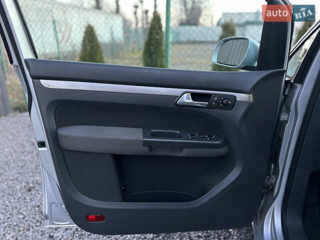 Серый Фольксваген Туран, объемом двигателя 1.4 л и пробегом 230 тыс. км за 7200 $, фото 18 на Automoto.ua