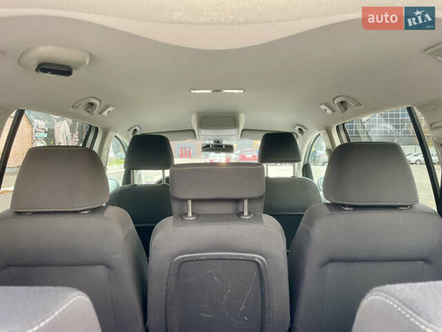 Серый Фольксваген Туран, объемом двигателя 1.6 л и пробегом 220 тыс. км за 8600 $, фото 61 на Automoto.ua