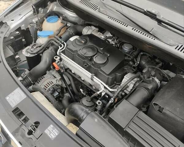 Сірий Фольксваген Туран, об'ємом двигуна 1.9 л та пробігом 257 тис. км за 8600 $, фото 7 на Automoto.ua