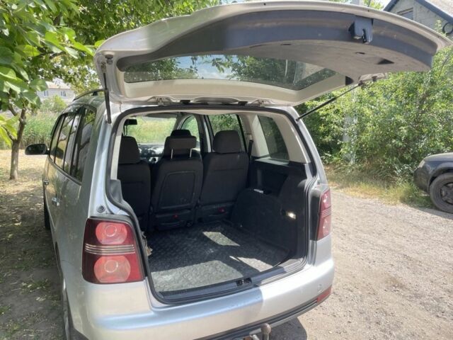 Серый Фольксваген Туран, объемом двигателя 2 л и пробегом 345 тыс. км за 5999 $, фото 2 на Automoto.ua