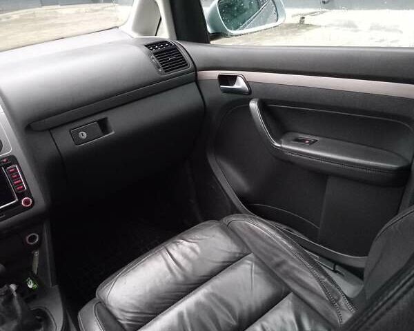 Сірий Фольксваген Туран, об'ємом двигуна 1.4 л та пробігом 255 тис. км за 7200 $, фото 7 на Automoto.ua