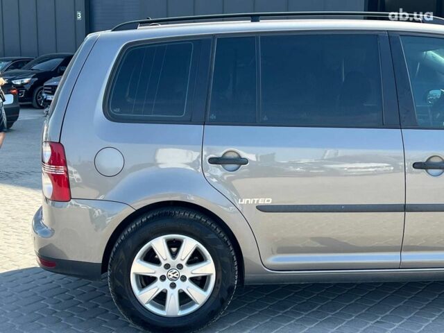 Серый Фольксваген Туран, объемом двигателя 1.6 л и пробегом 254 тыс. км за 7590 $, фото 8 на Automoto.ua