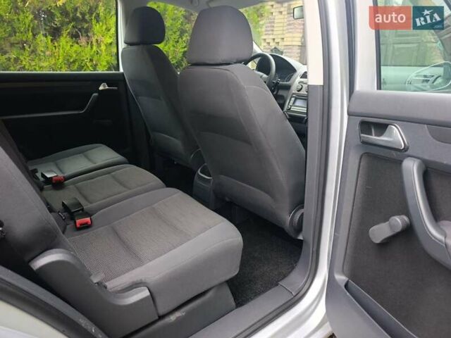 Сірий Фольксваген Туран, об'ємом двигуна 1.6 л та пробігом 216 тис. км за 7700 $, фото 22 на Automoto.ua