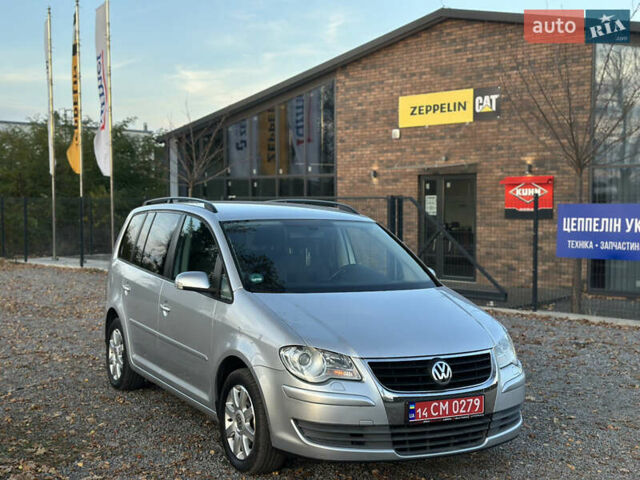 Серый Фольксваген Туран, объемом двигателя 1.6 л и пробегом 236 тыс. км за 8200 $, фото 10 на Automoto.ua