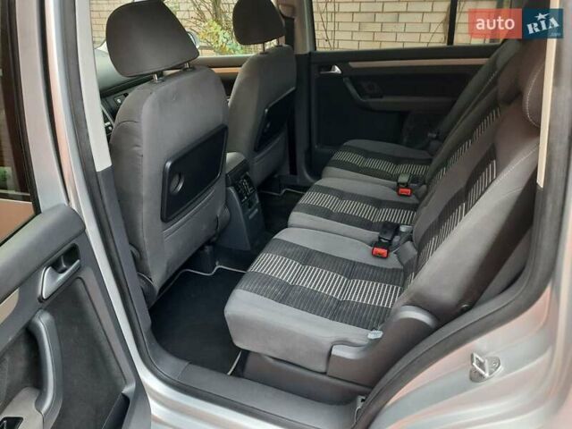 Сірий Фольксваген Туран, об'ємом двигуна 1.6 л та пробігом 262 тис. км за 7400 $, фото 13 на Automoto.ua