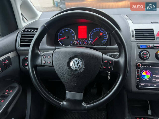 Серый Фольксваген Туран, объемом двигателя 1.4 л и пробегом 189 тыс. км за 7700 $, фото 10 на Automoto.ua