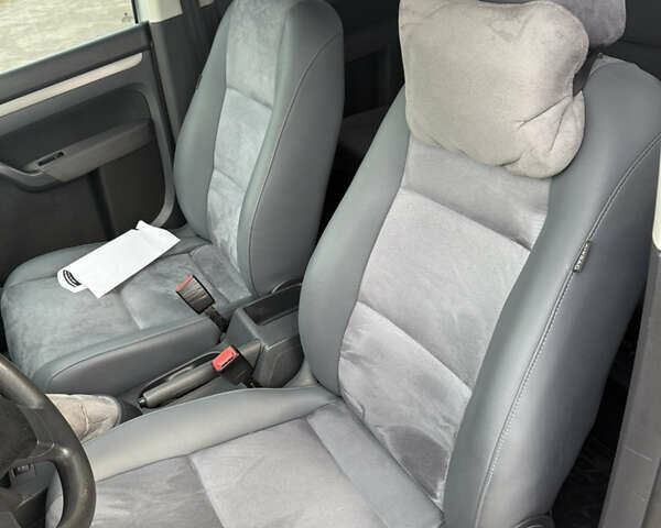 Серый Фольксваген Туран, объемом двигателя 1.9 л и пробегом 344 тыс. км за 6500 $, фото 10 на Automoto.ua