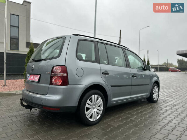Серый Фольксваген Туран, объемом двигателя 1.4 л и пробегом 240 тыс. км за 6800 $, фото 3 на Automoto.ua