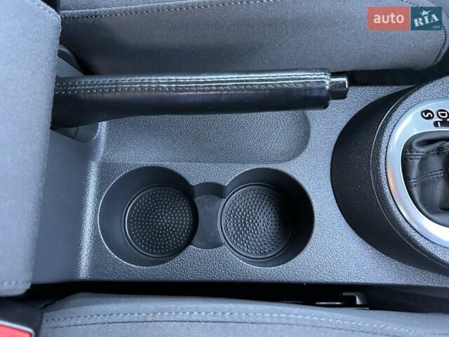 Серый Фольксваген Туран, объемом двигателя 1.4 л и пробегом 142 тыс. км за 8650 $, фото 85 на Automoto.ua