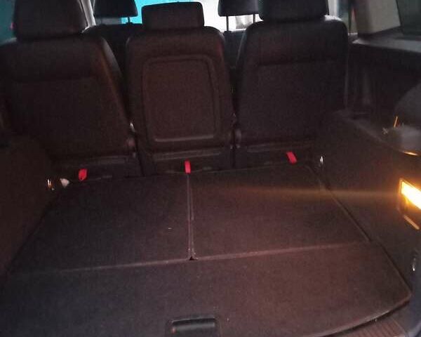 Сірий Фольксваген Туран, об'ємом двигуна 1.4 л та пробігом 255 тис. км за 7200 $, фото 5 на Automoto.ua