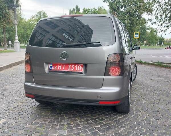 Сірий Фольксваген Туран, об'ємом двигуна 1.4 л та пробігом 232 тис. км за 7000 $, фото 14 на Automoto.ua