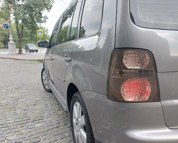 Сірий Фольксваген Туран, об'ємом двигуна 1.4 л та пробігом 232 тис. км за 7000 $, фото 13 на Automoto.ua