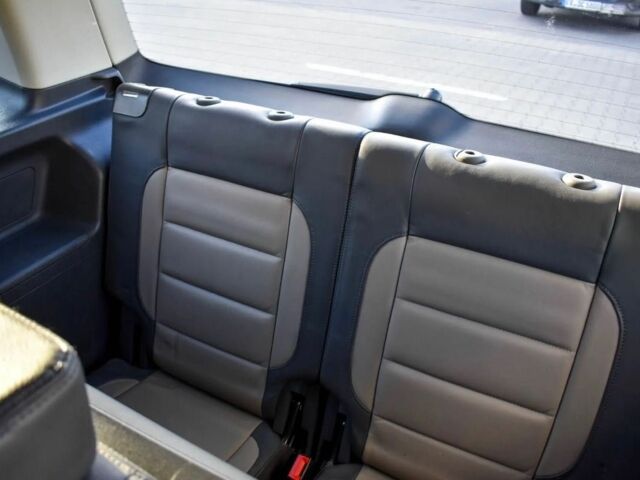 Сірий Фольксваген Туран, об'ємом двигуна 2 л та пробігом 264 тис. км за 5000 $, фото 19 на Automoto.ua