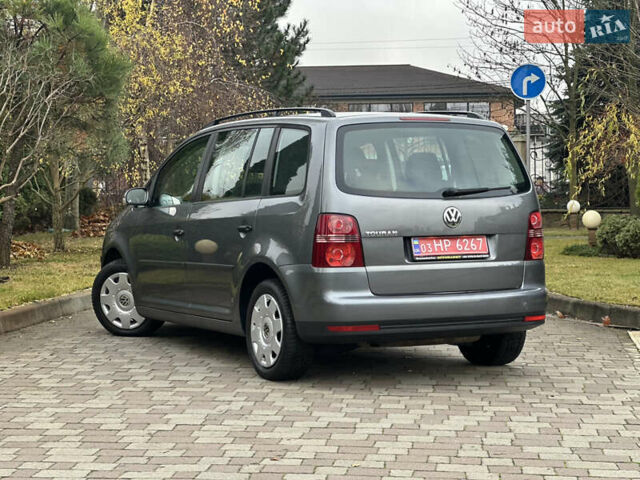 Серый Фольксваген Туран, объемом двигателя 1.6 л и пробегом 210 тыс. км за 7350 $, фото 10 на Automoto.ua