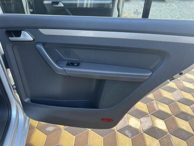 Сірий Фольксваген Туран, об'ємом двигуна 1.4 л та пробігом 220 тис. км за 8850 $, фото 21 на Automoto.ua