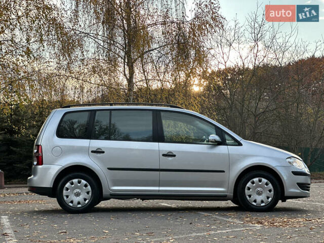 Сірий Фольксваген Туран, об'ємом двигуна 1.6 л та пробігом 196 тис. км за 8199 $, фото 28 на Automoto.ua