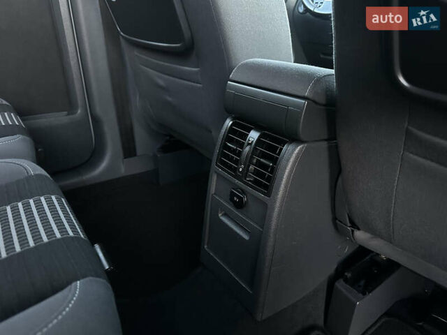 Серый Фольксваген Туран, объемом двигателя 1.6 л и пробегом 236 тыс. км за 8200 $, фото 40 на Automoto.ua