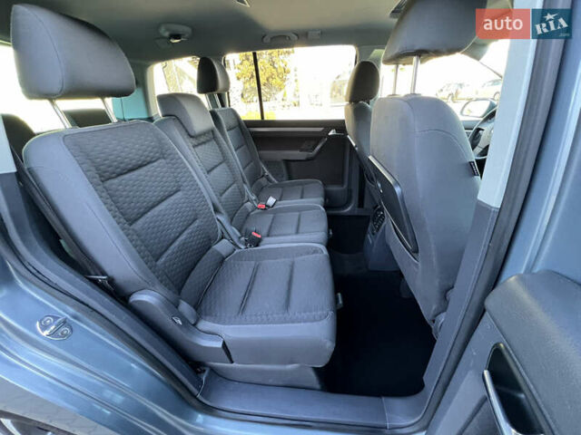 Серый Фольксваген Туран, объемом двигателя 1.4 л и пробегом 188 тыс. км за 6000 $, фото 50 на Automoto.ua