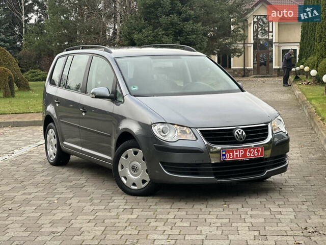 Серый Фольксваген Туран, объемом двигателя 1.6 л и пробегом 210 тыс. км за 7350 $, фото 8 на Automoto.ua