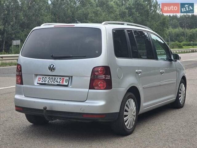 Серый Фольксваген Туран, объемом двигателя 2 л и пробегом 237 тыс. км за 9699 $, фото 4 на Automoto.ua