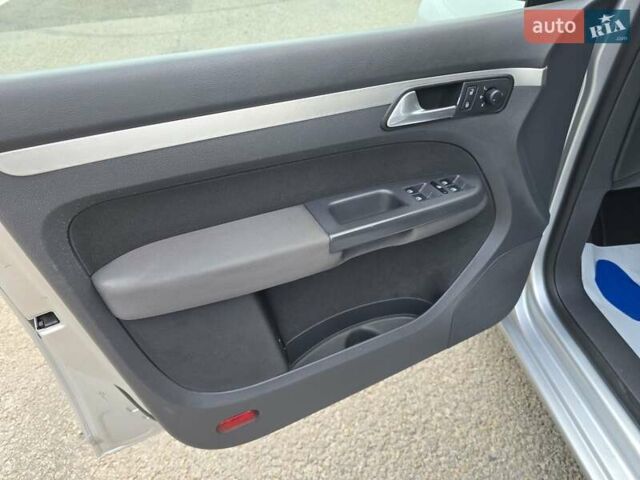 Серый Фольксваген Туран, объемом двигателя 2 л и пробегом 237 тыс. км за 9699 $, фото 22 на Automoto.ua