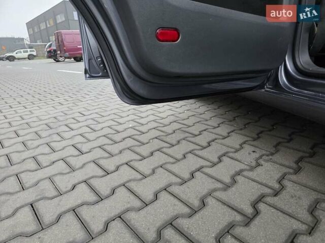 Серый Фольксваген Туран, объемом двигателя 1.4 л и пробегом 223 тыс. км за 5999 $, фото 46 на Automoto.ua