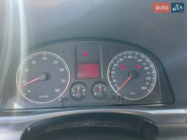 Сірий Фольксваген Туран, об'ємом двигуна 1.6 л та пробігом 254 тис. км за 7590 $, фото 18 на Automoto.ua