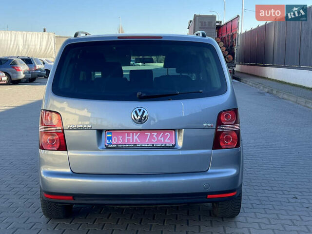 Серый Фольксваген Туран, объемом двигателя 1.4 л и пробегом 188 тыс. км за 6000 $, фото 12 на Automoto.ua