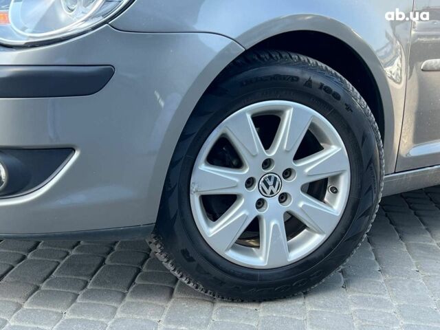 Серый Фольксваген Туран, объемом двигателя 1.6 л и пробегом 254 тыс. км за 7590 $, фото 13 на Automoto.ua