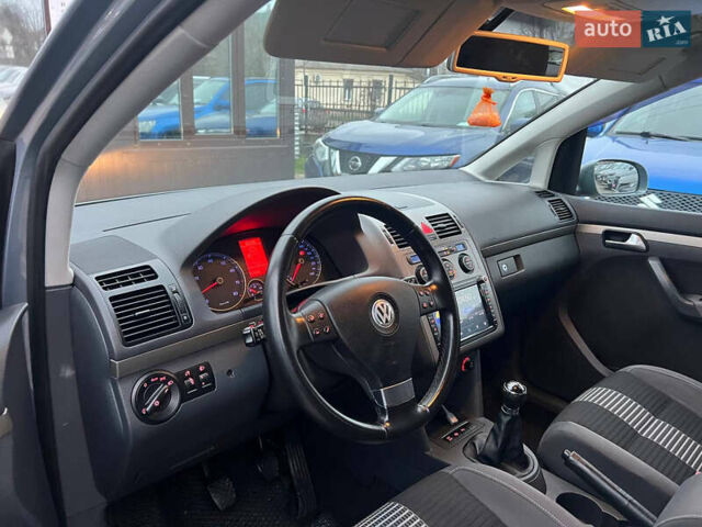 Серый Фольксваген Туран, объемом двигателя 1.4 л и пробегом 189 тыс. км за 7700 $, фото 12 на Automoto.ua