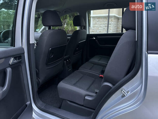 Серый Фольксваген Туран, объемом двигателя 1.6 л и пробегом 211 тыс. км за 7450 $, фото 28 на Automoto.ua